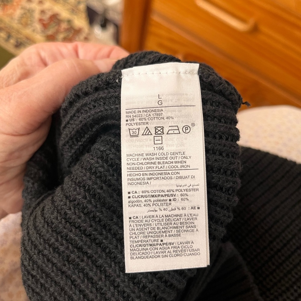 Old Navy halter neck sweater, size L - Picture 4 of 4